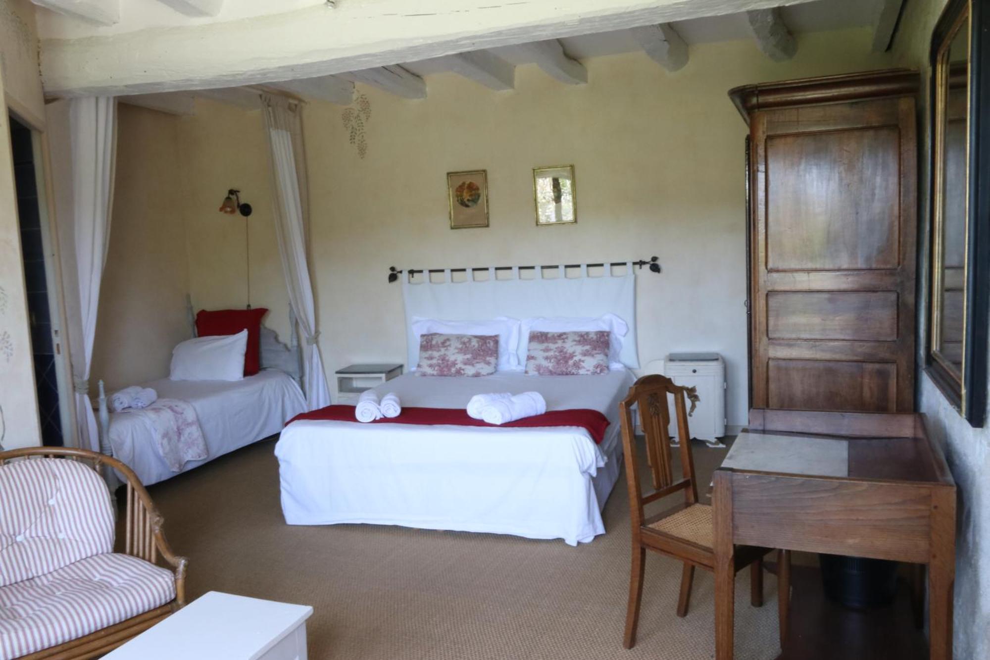 Chambres D'Hotes Du Noisillet Cinais Buitenkant foto