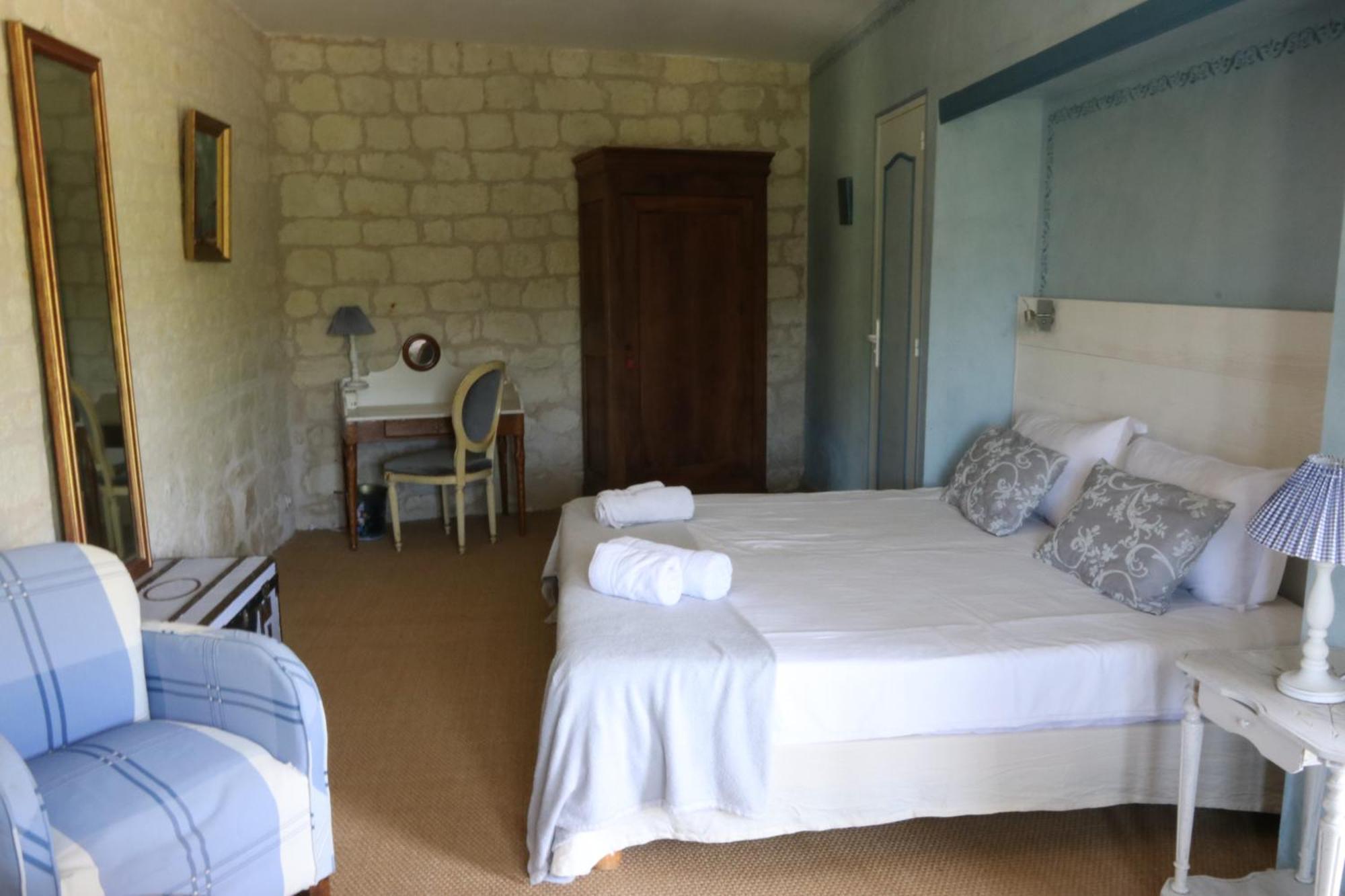 Chambres D'Hotes Du Noisillet Cinais Buitenkant foto