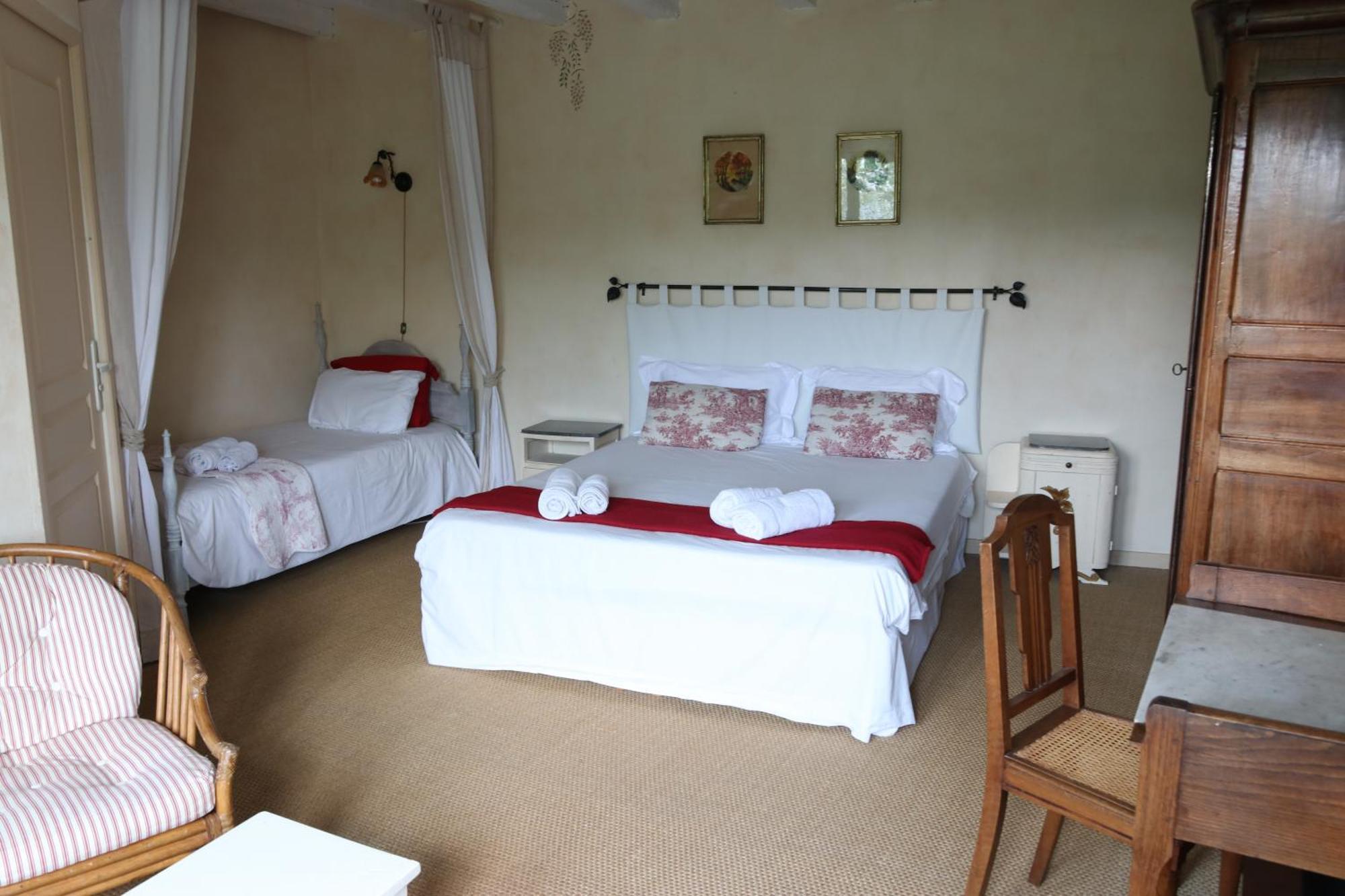 Chambres D'Hotes Du Noisillet Cinais Buitenkant foto
