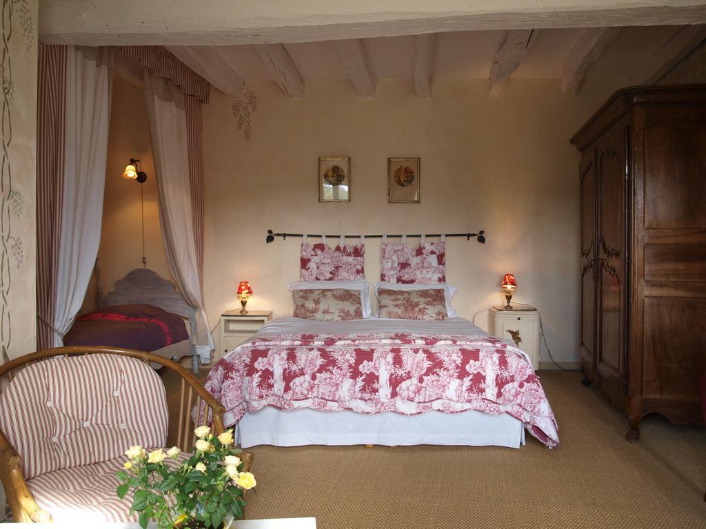 Chambres D'Hotes Du Noisillet Cinais Buitenkant foto